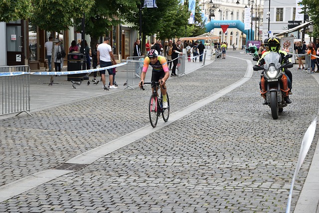 萊萬：西甲已不能吸引球迷，因為裁判正在“毀掉”比賽！.